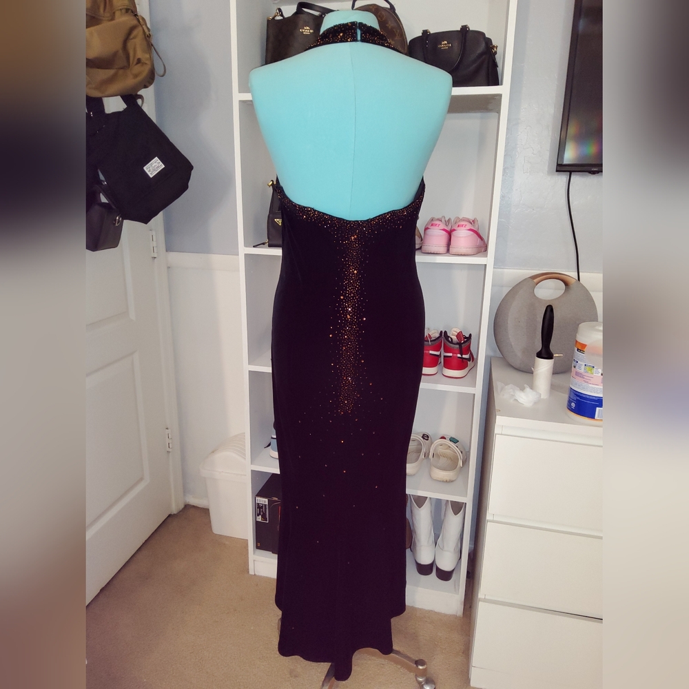 Vintage black velvet gown \ halter gown \ beaded cocktail dress - Picture 4 of 6
